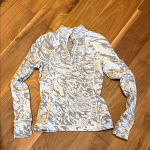 Lululemon quarter zip pullover size 8